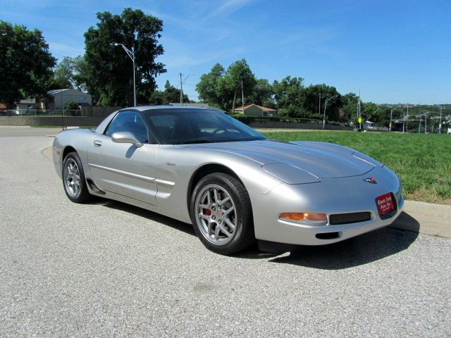 2004 Chevrolet Corvette R/T Sport Utility 4D