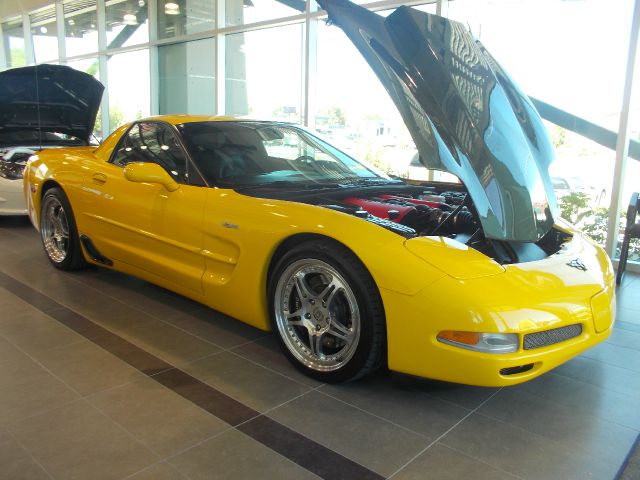 2004 Chevrolet Corvette R/T Sport Utility 4D