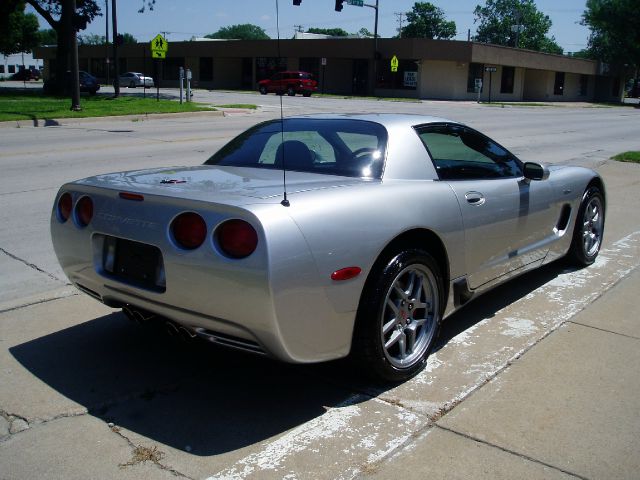 2004 Chevrolet Corvette R/T Sport Utility 4D