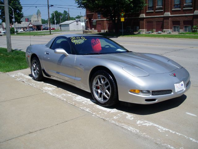 2004 Chevrolet Corvette R/T Sport Utility 4D