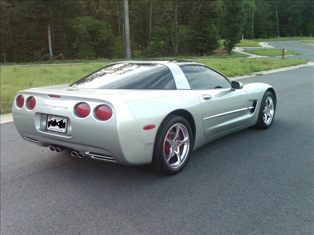 2005 Chevrolet Corvette 2DR BASE