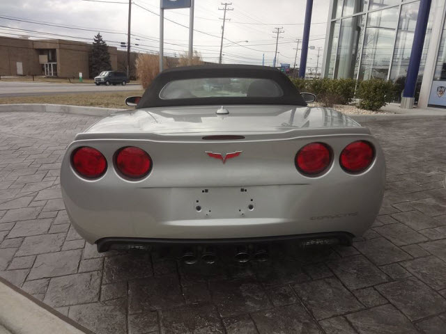 2005 Chevrolet Corvette Base