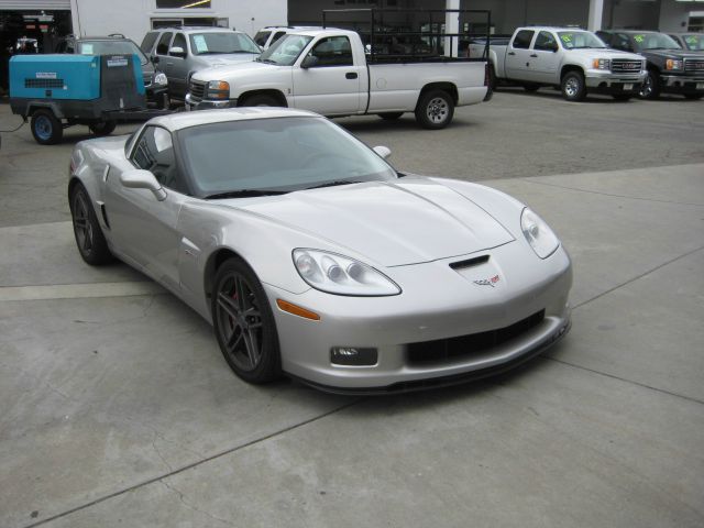 2008 Chevrolet Corvette 2010 Volkswagen SE