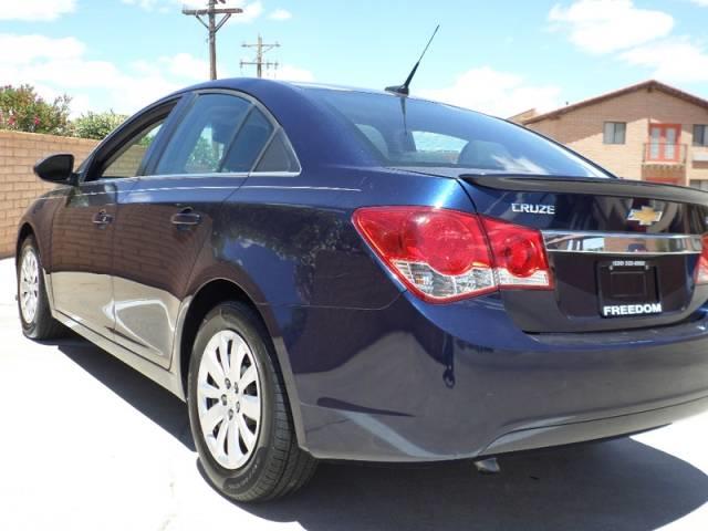 2011 Chevrolet Cruze 4dr Sdn I4 CVT 2.5