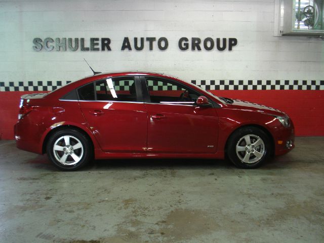 2012 Chevrolet Cruze 2005 Toyota