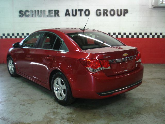 2012 Chevrolet Cruze 2005 Toyota