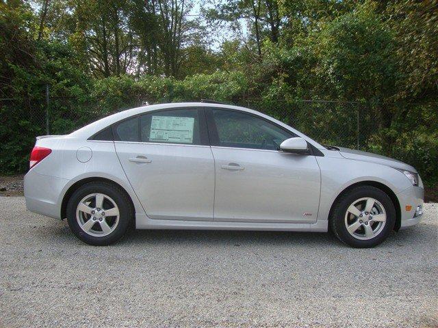 2012 Chevrolet Cruze 4dr Sdn I4 CVT 2.5