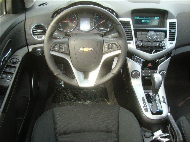 2012 Chevrolet Cruze 4dr Sdn I4 CVT 2.5