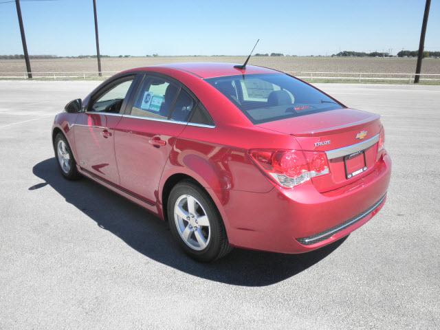 2012 Chevrolet Cruze 2005 Toyota