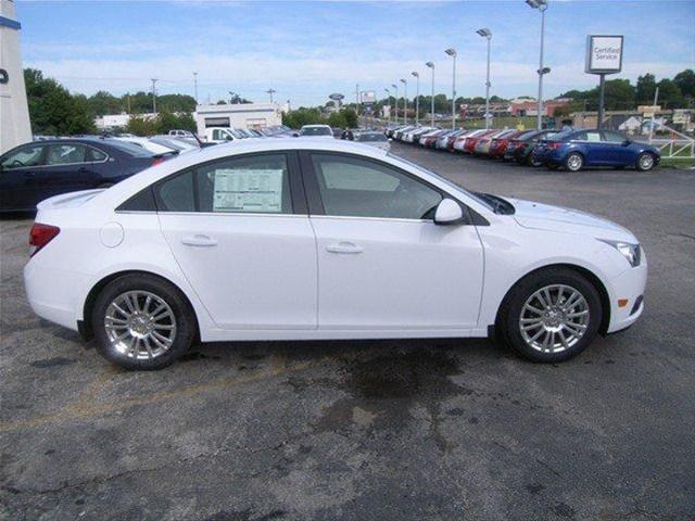 2012 Chevrolet Cruze 2005 Toyota