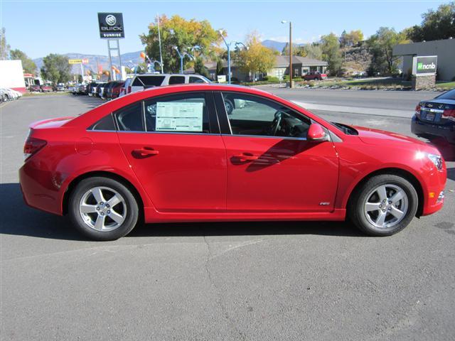 2012 Chevrolet Cruze 4dr Sdn SEL Sedan