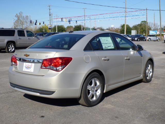 2012 Chevrolet Cruze 4dr Sdn I4 CVT 2.5