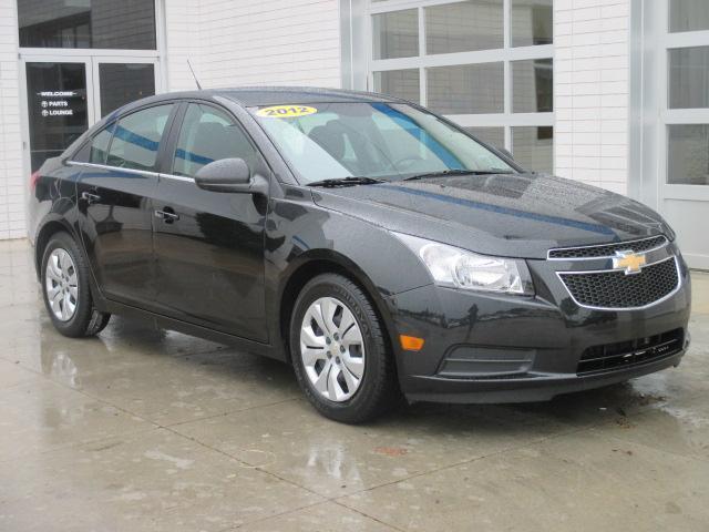 2012 Chevrolet Cruze Blk Ext With Silver Trin