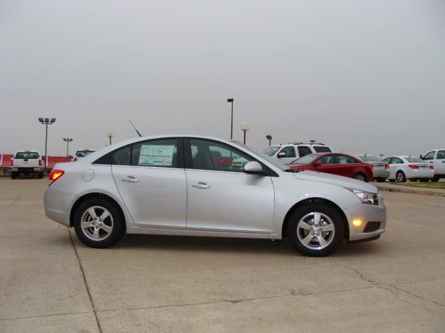 2012 Chevrolet Cruze 4dr Sdn I4 CVT 2.5