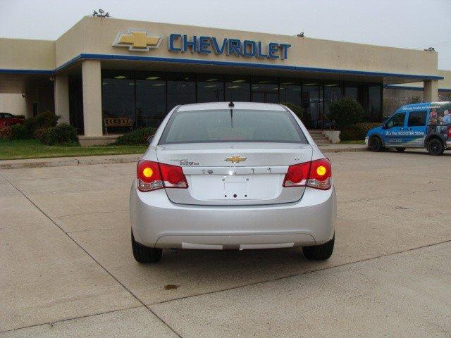 2012 Chevrolet Cruze 4dr Sdn I4 CVT 2.5