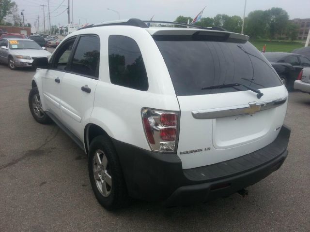 2005 Chevrolet Equinox 1.8T Quattro Sedan 4D