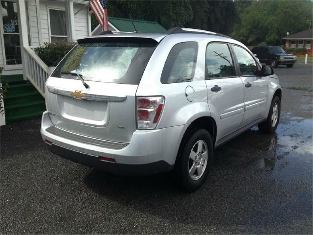 2009 Chevrolet Equinox 1.8T Quattro Sedan 4D