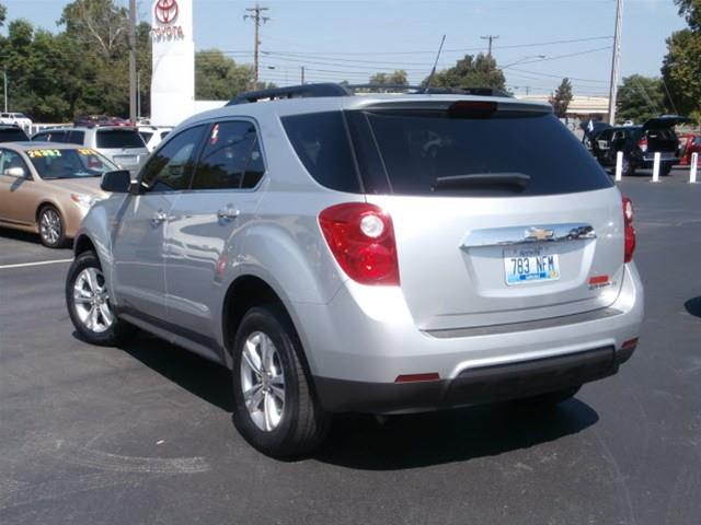 2010 Chevrolet Equinox 4dr Sdn I4 CVT 2.5