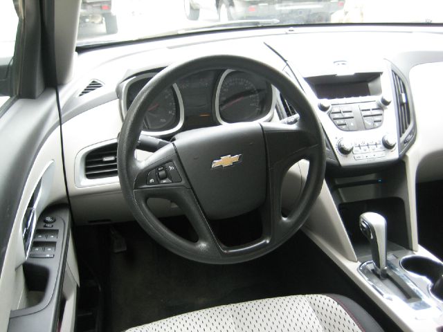 2010 Chevrolet Equinox 1.8T Quattro Sedan 4D