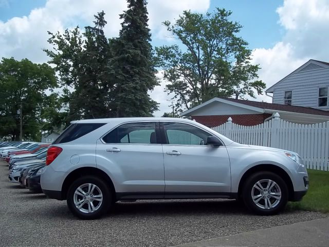 2010 Chevrolet Equinox 1.8T Quattro Sedan 4D