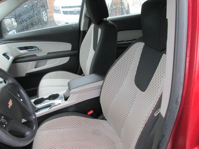 2010 Chevrolet Equinox 1.8T Quattro Sedan 4D