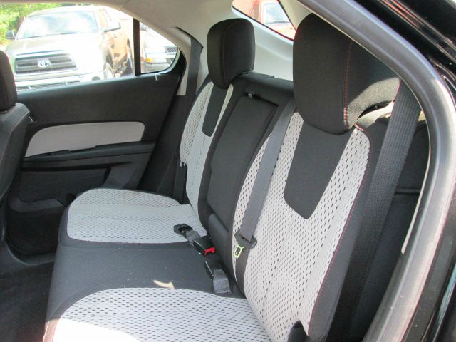 2010 Chevrolet Equinox 1.8T Quattro Sedan 4D