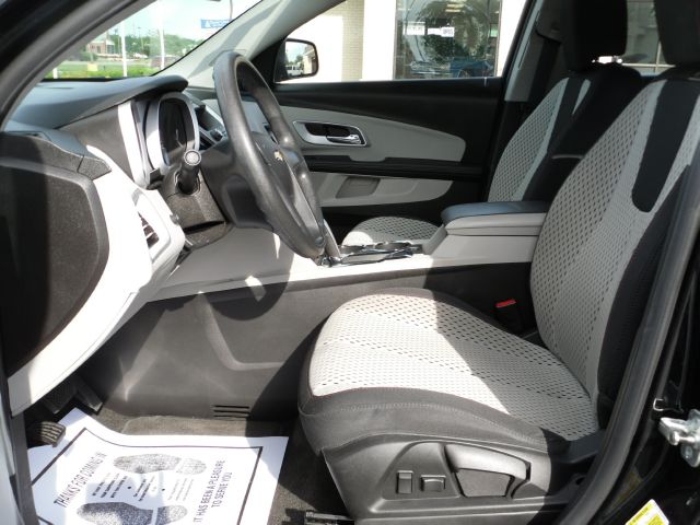 2010 Chevrolet Equinox 1.8T Quattro Sedan 4D