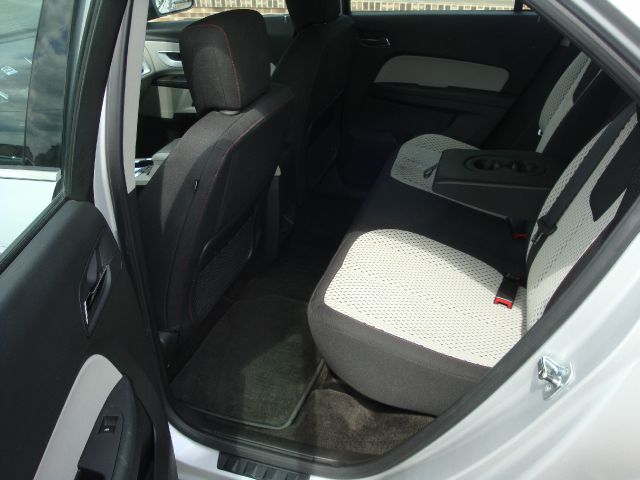 2010 Chevrolet Equinox 1.8T Quattro Sedan 4D