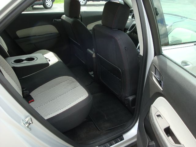 2010 Chevrolet Equinox 1.8T Quattro Sedan 4D