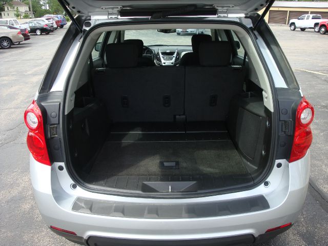 2010 Chevrolet Equinox 1.8T Quattro Sedan 4D