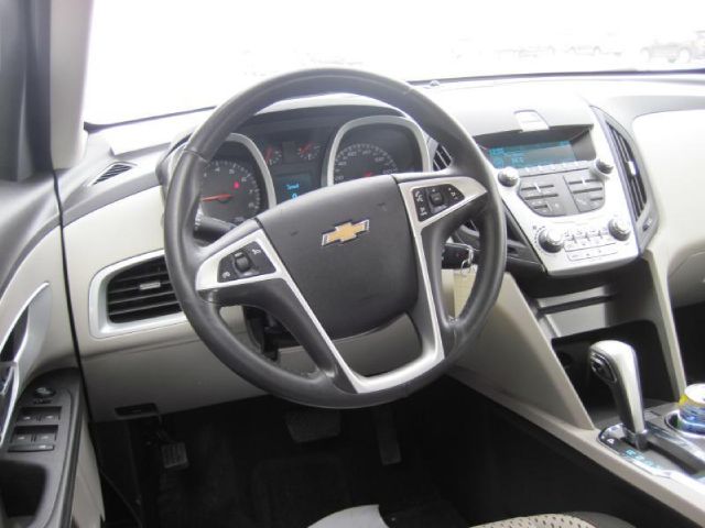 2011 Chevrolet Equinox 1.8T Quattro Sedan 4D