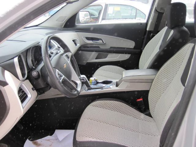 2011 Chevrolet Equinox 1.8T Quattro Sedan 4D