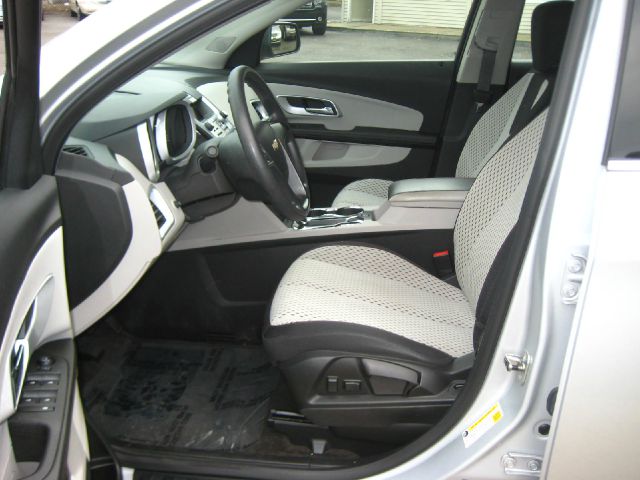 2011 Chevrolet Equinox 1.8T Quattro Sedan 4D