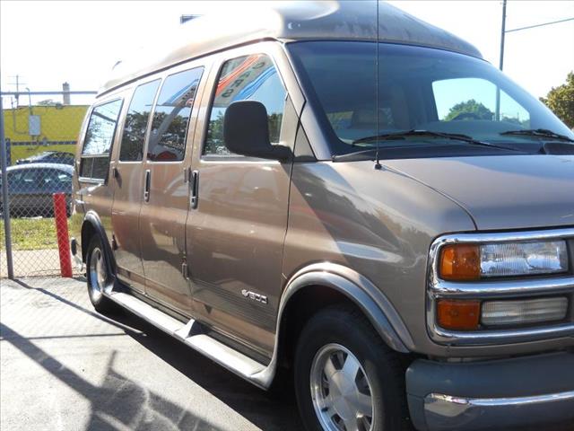 1999 Chevrolet Express Water Truck