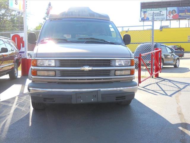 1999 Chevrolet Express Water Truck