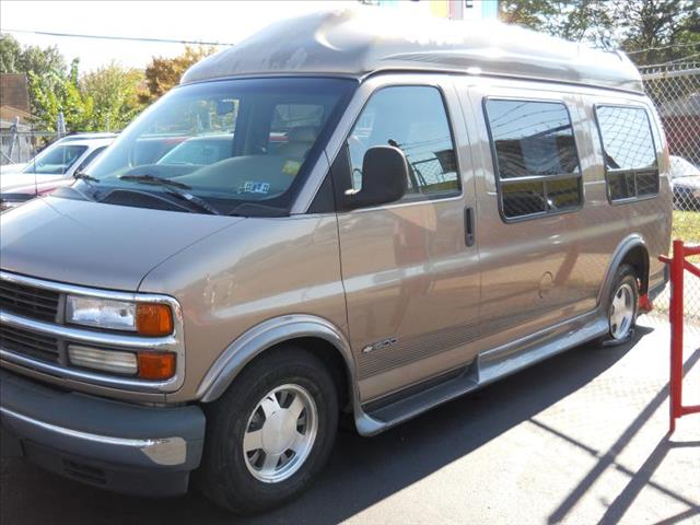 1999 Chevrolet Express Water Truck