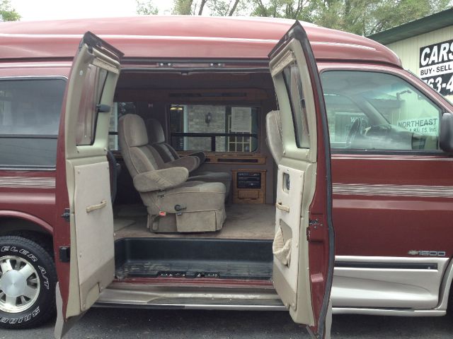 1999 Chevrolet Express 750i 4dr Sdn