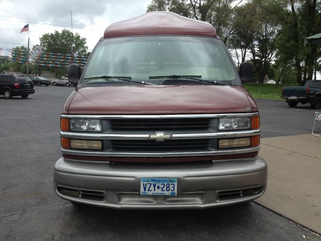 1999 Chevrolet Express 750i 4dr Sdn