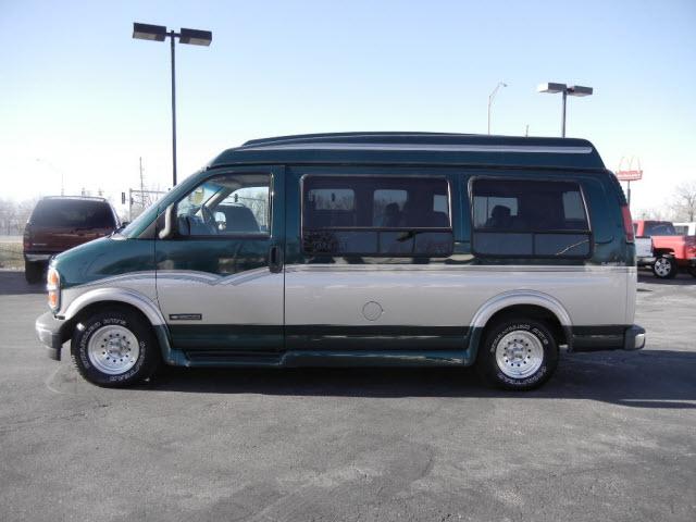 1999 Chevrolet Express GLS 3.5L 2WD