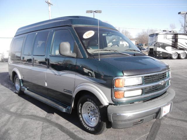 1999 Chevrolet Express GLS 3.5L 2WD