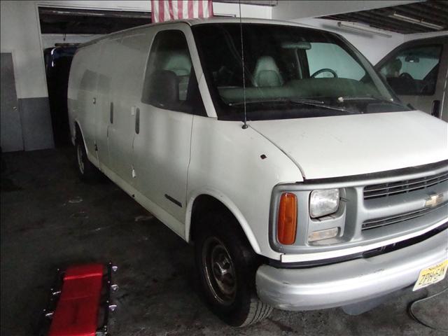 2000 Chevrolet Express Base