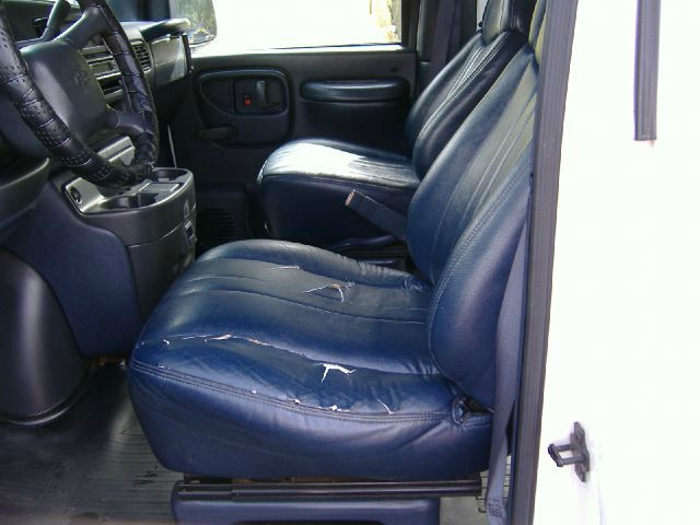 2000 Chevrolet Express Coupe 4D