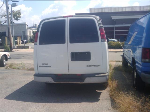 2000 Chevrolet Express Water Truck