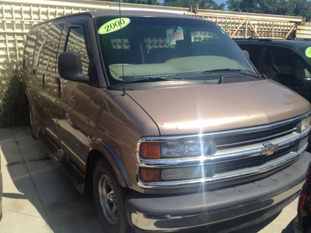 2000 Chevrolet Express 750i 4dr Sdn