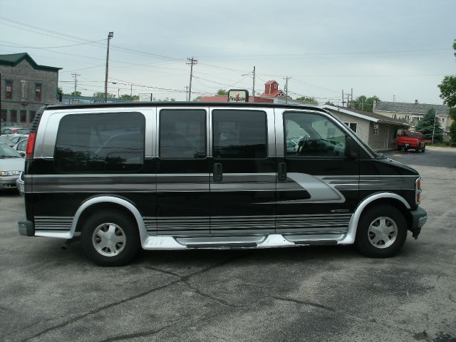 2000 Chevrolet Express 750i 4dr Sdn