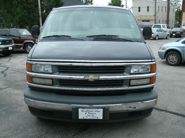 2000 Chevrolet Express 750i 4dr Sdn