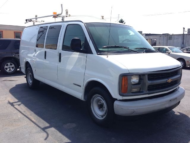 2000 Chevrolet Express Coupe 4D