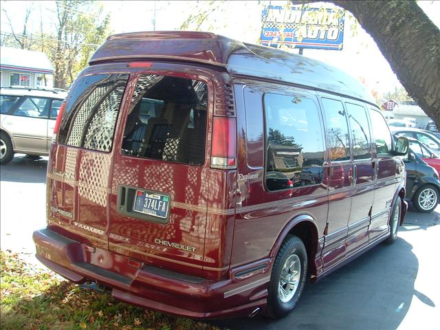 2000 Chevrolet Express Base