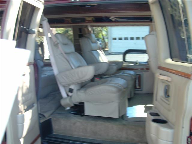 2000 Chevrolet Express Base