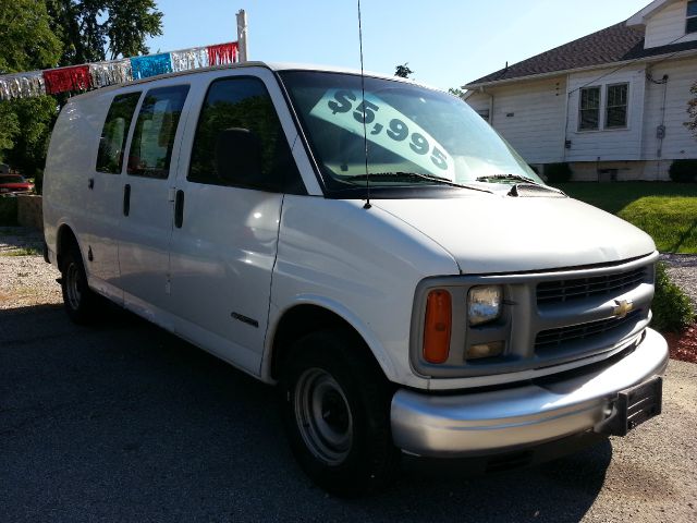 2000 Chevrolet Express 750i 4dr Sdn